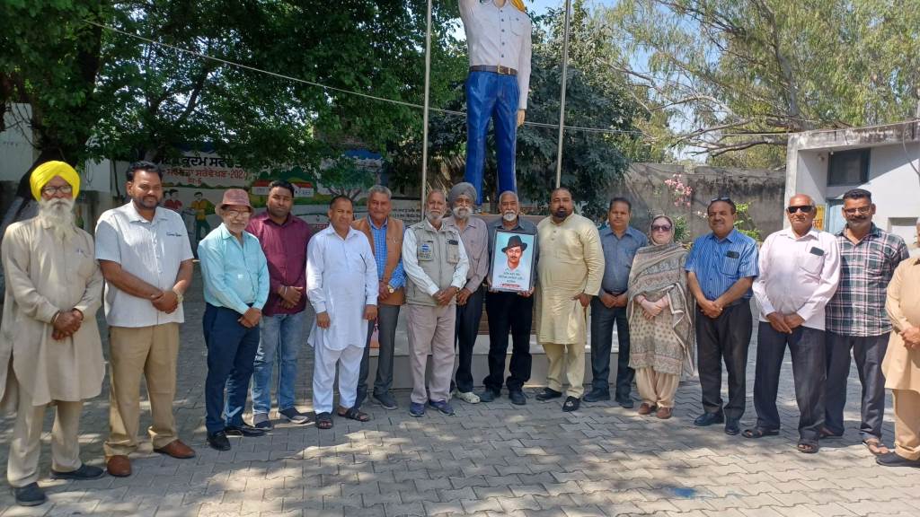 Vijay Kumar Chakk Haji Pur was honored